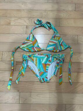 Women’s two piece halter tie bikini set